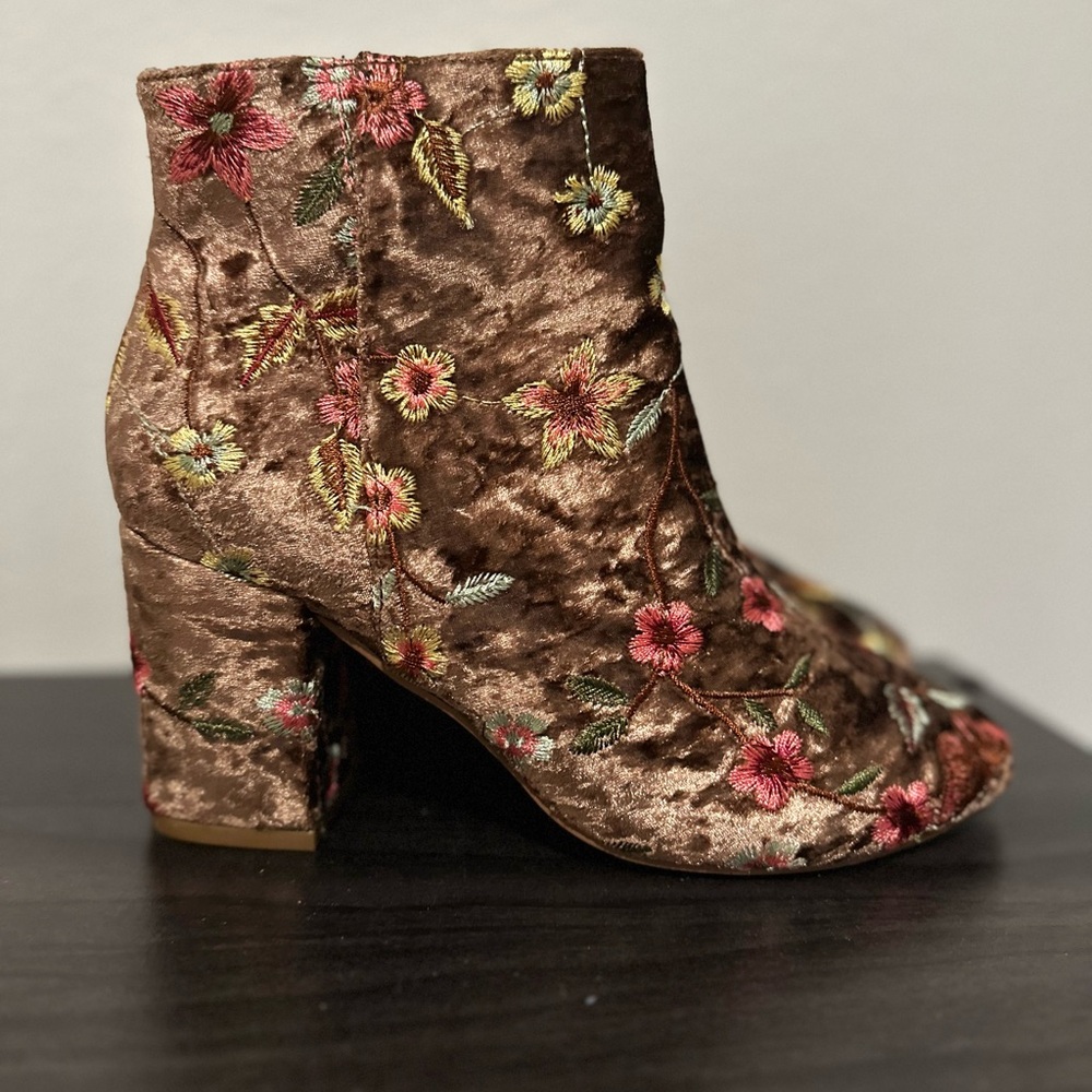 Boston Design Studio Rose gold floral boots 8.5